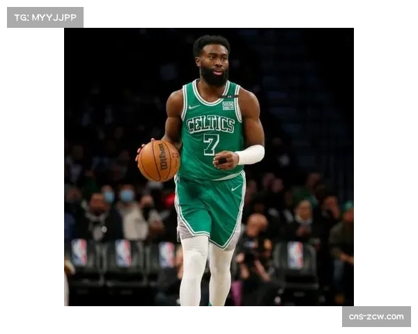 杰伦布朗26分6篮板3助攻,绿军双探花配合默契度持续提升 杰伦布朗26分6篮板3助攻,绿军双探花配合默契度持续提升